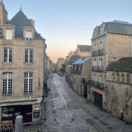 Spacieux Appartement Au Coeur Du Centre Historique De Dinan Extérieur photo