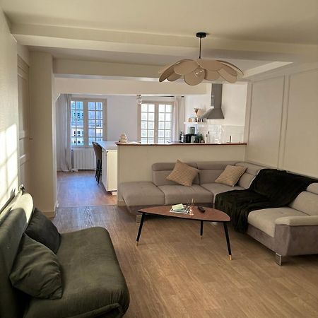 Spacieux Appartement Au Coeur Du Centre Historique De Dinan Extérieur photo